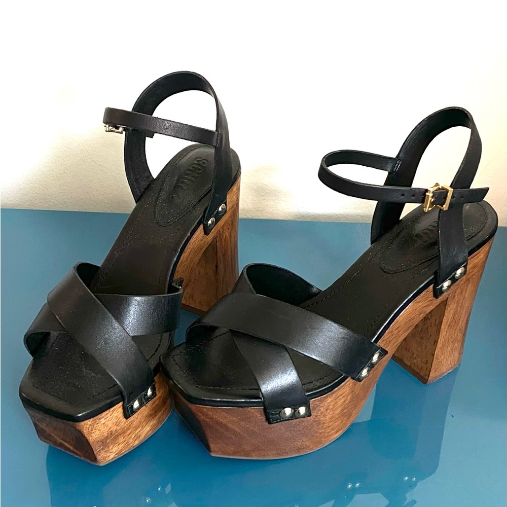 SCHUTZ platform sandals. Size 8.